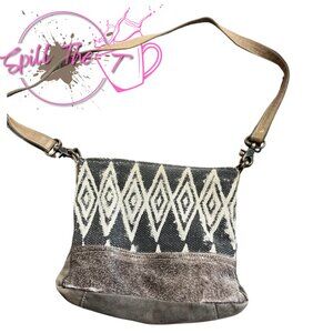 Myra crossbody